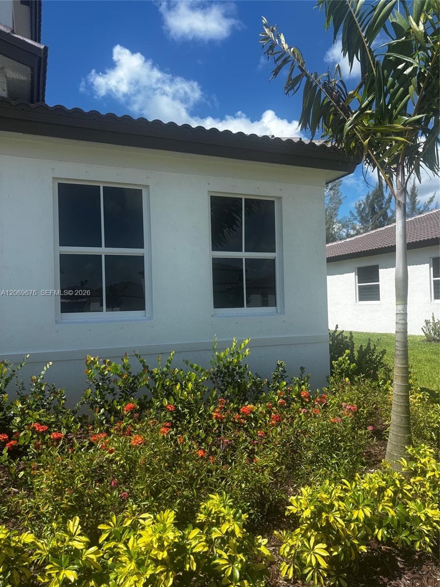 2342 SE 30th St, Homestead, FL 33035 photo 2
