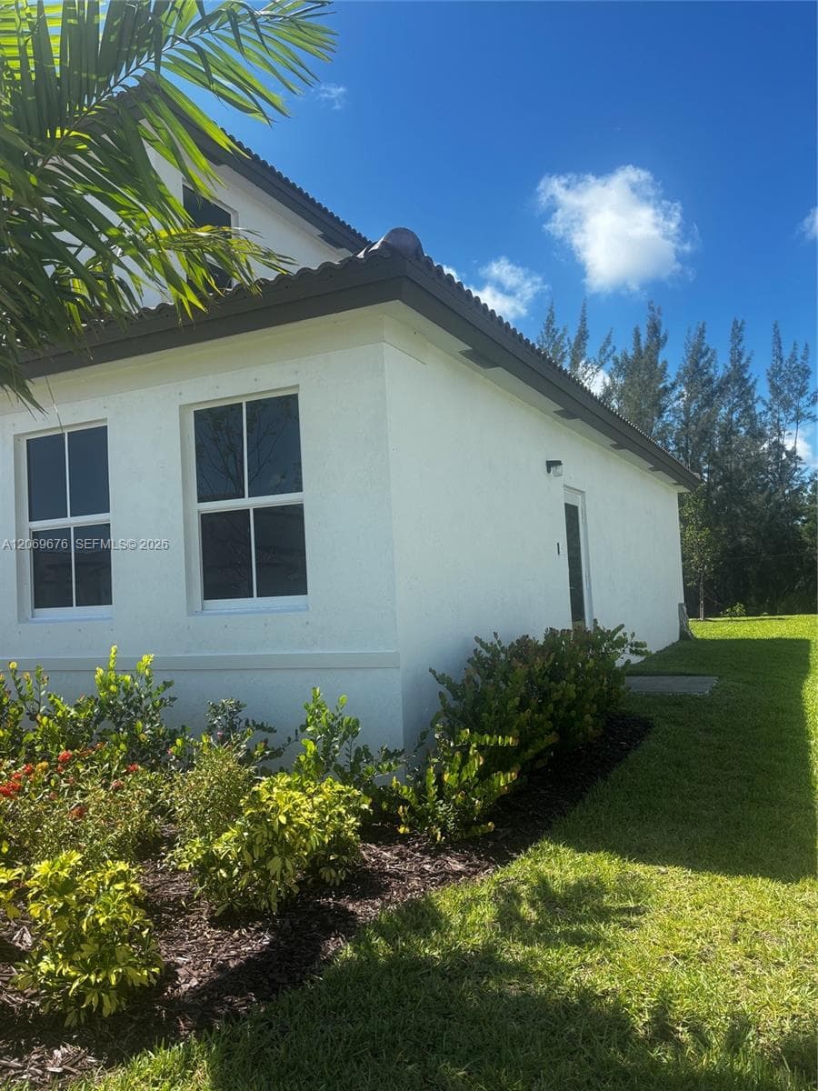 2342 SE 30th St, Homestead, FL 33035 photo 3