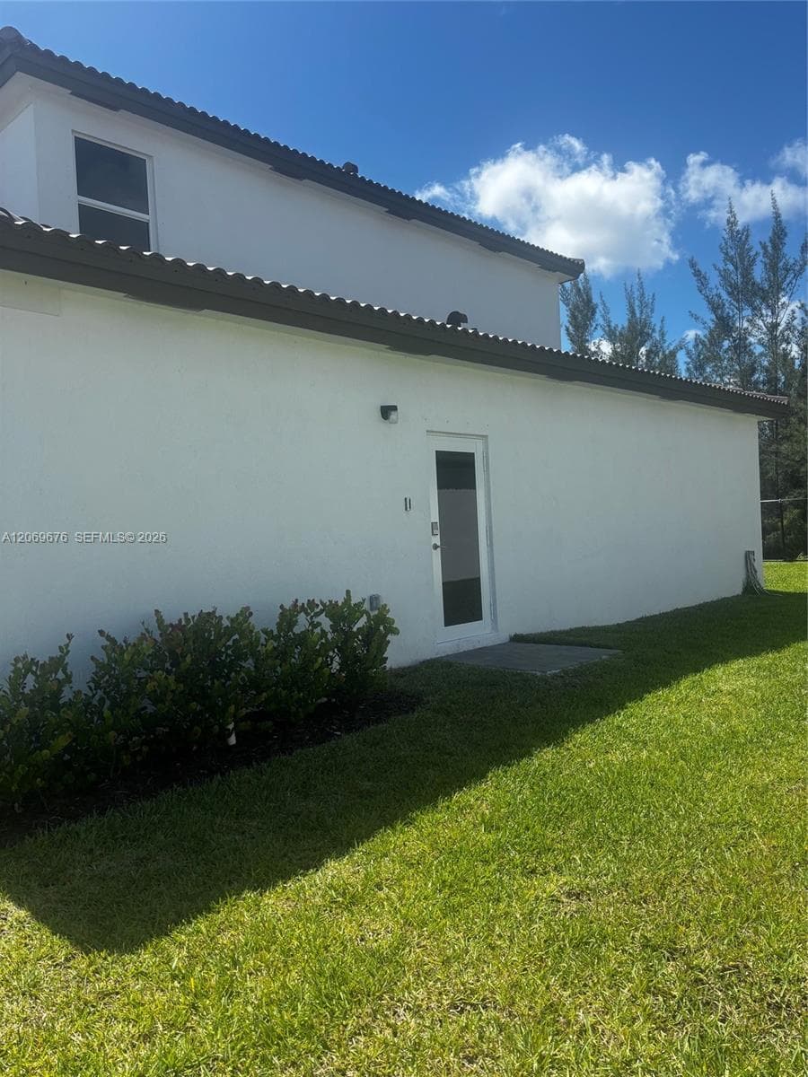 2342 SE 30th St, Homestead, FL 33035 photo 4