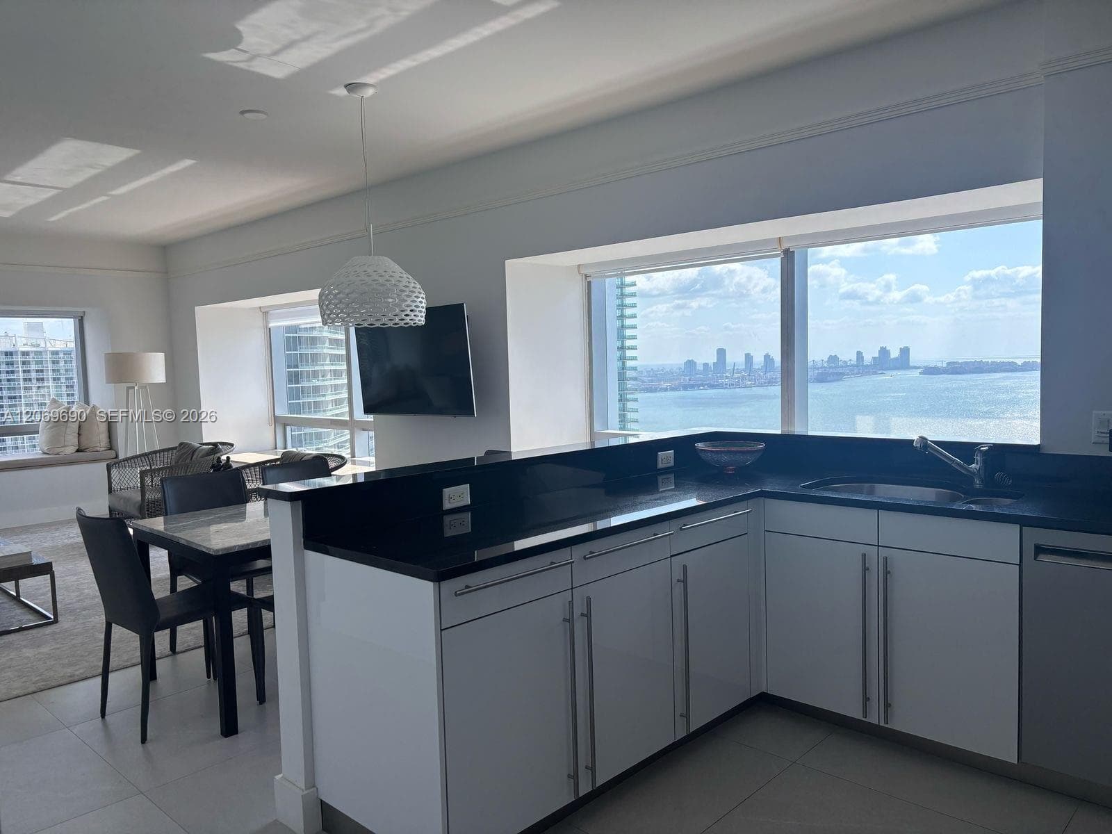 1435 Brickell Ave # 3507, Miami, FL 33131 photo 2