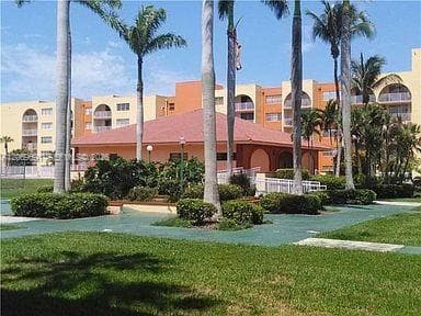 7000 NW 186th St # 4-323, Hialeah, FL 33015 photo 5