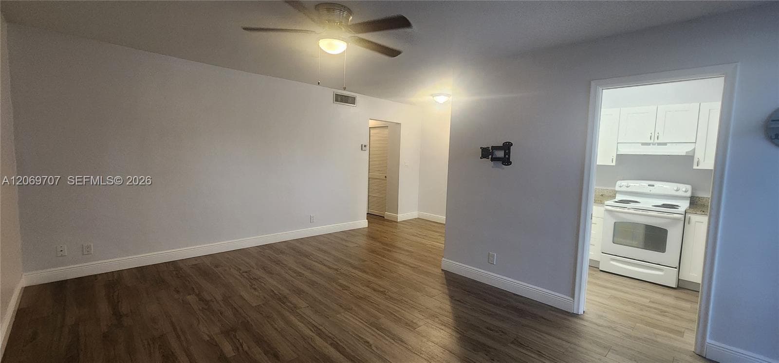 1555 N 12th Ct # 8B, Hollywood, FL 33019 photo 5