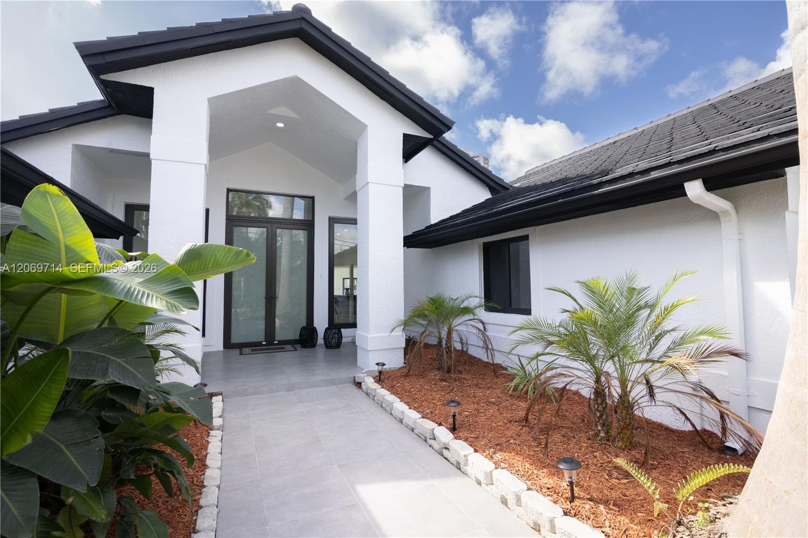 201 Holiday Dr, Hallandale Beach, FL 33009