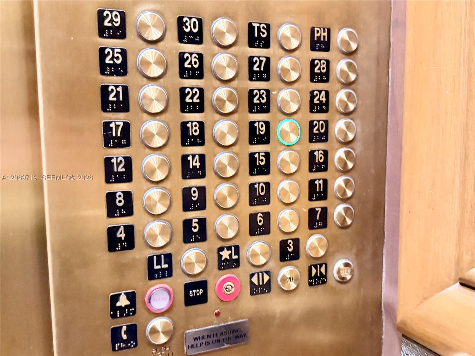 1000 W Island Blvd # 1911, Aventura, FL 33160 photo 3