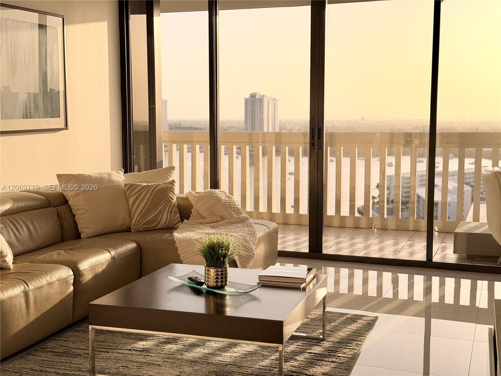 1000 W Island Blvd # 1911, Aventura, FL 33160