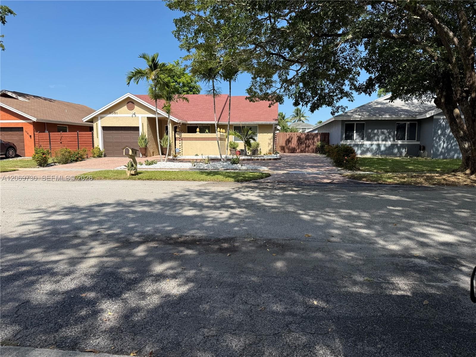 1051 SW 99th Ave, Pembroke Pines, FL 33025 photo 2
