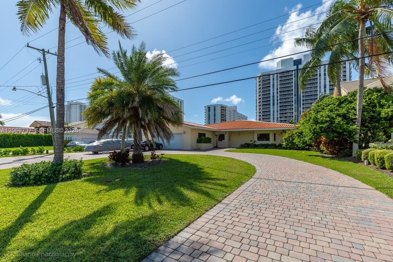 437 Holiday Dr, Hallandale Beach, FL 33009 photo 3