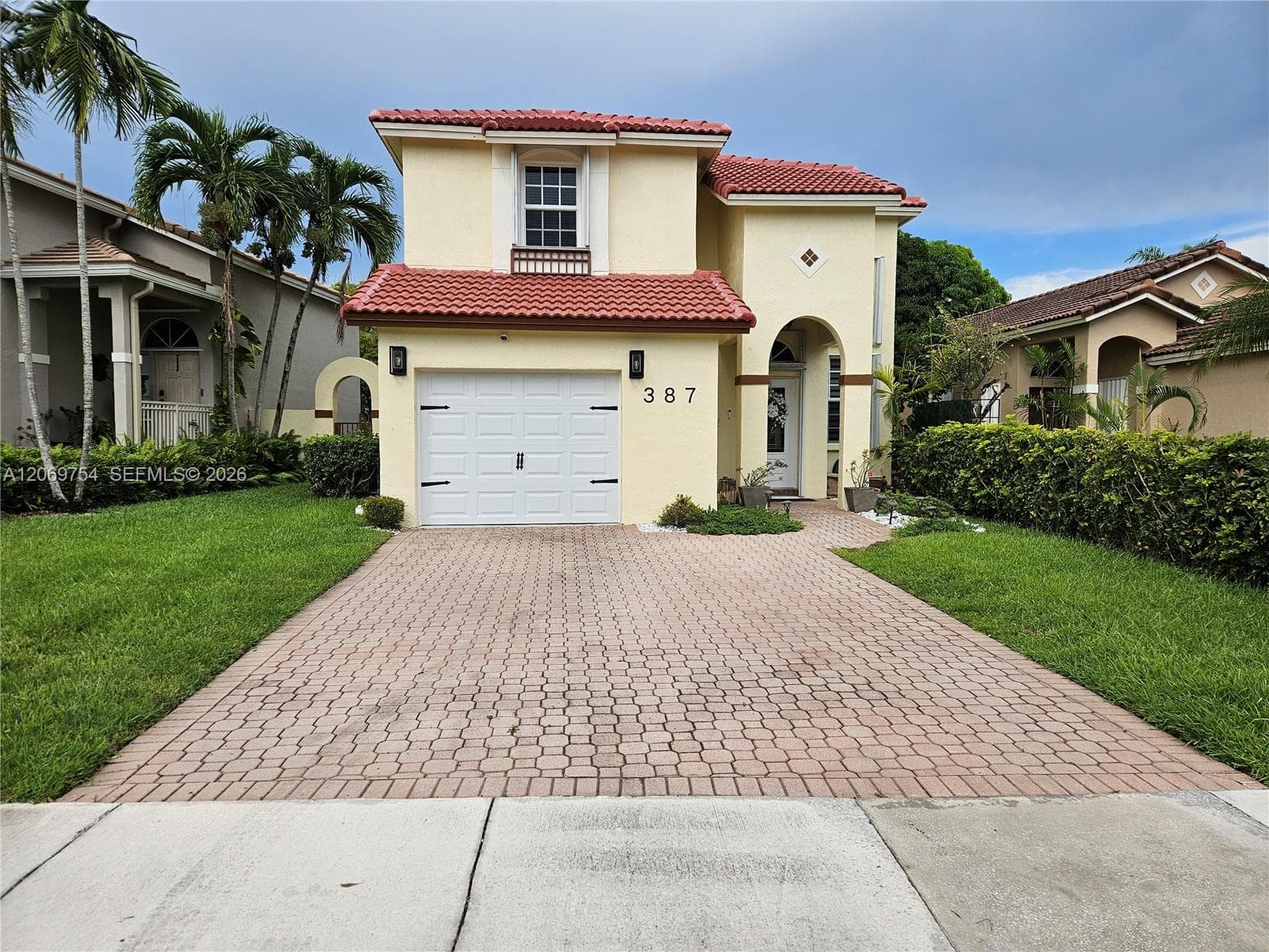 387 NW 107th Ave, Pembroke Pines, FL 33026 photo 2