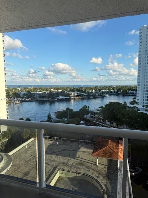 20505 E Country Club Dr # 1036, Aventura, FL 33180 photo 2