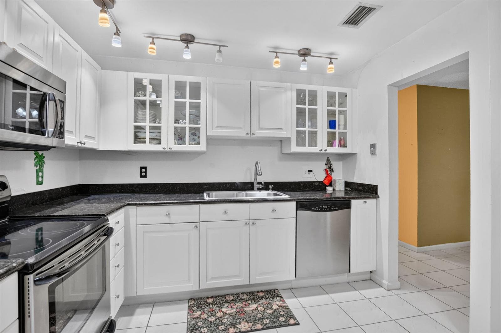 9364 Sable Ridge Circle # D, Boca Raton, FL 33428 photo 2