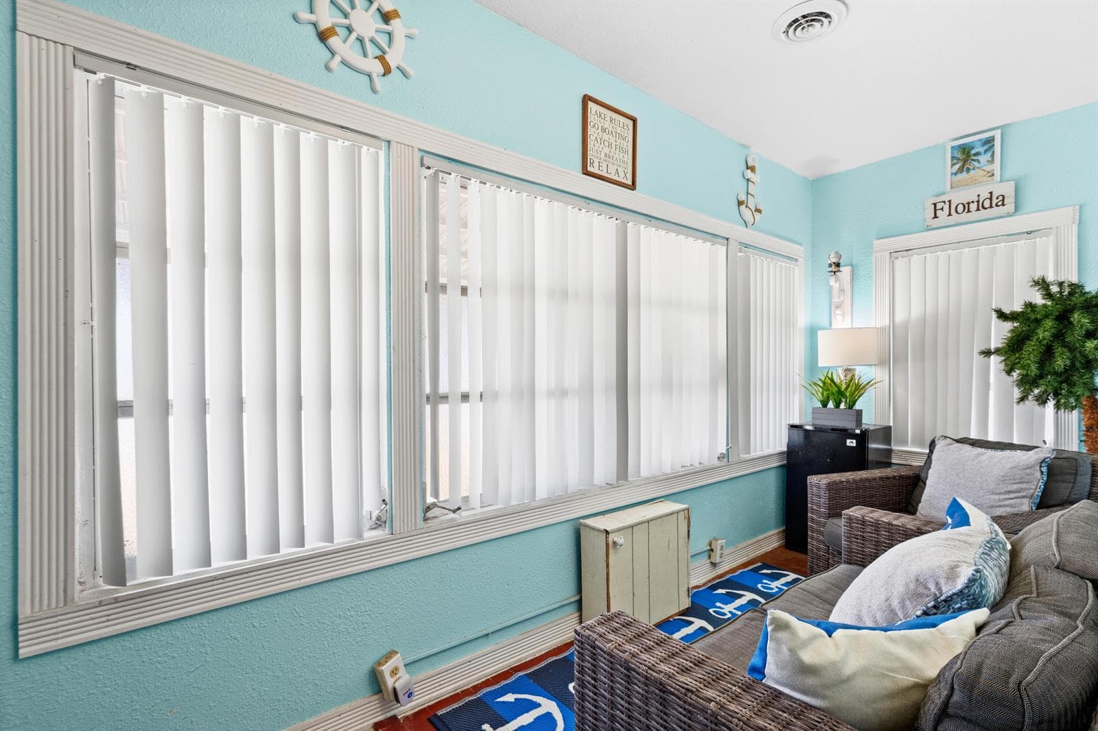 711 Cedar Place, Fort Pierce, FL 34950 photo 2