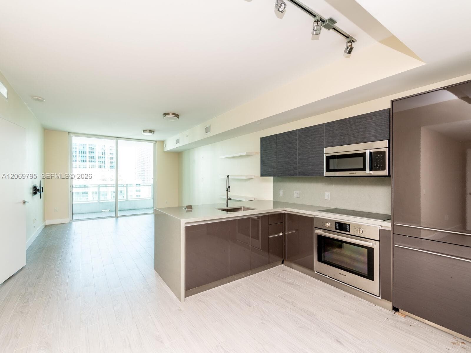 1080 Brickell Ave # 2206, Miami, FL 33131 photo 5
