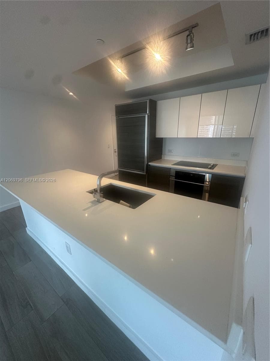 1100 S Miami Ave # 2807, Miami, FL 33130 photo 2