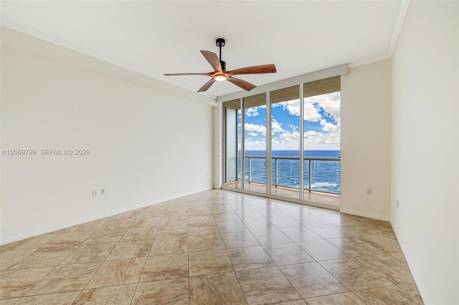 Luna Ocean Residences photo 5