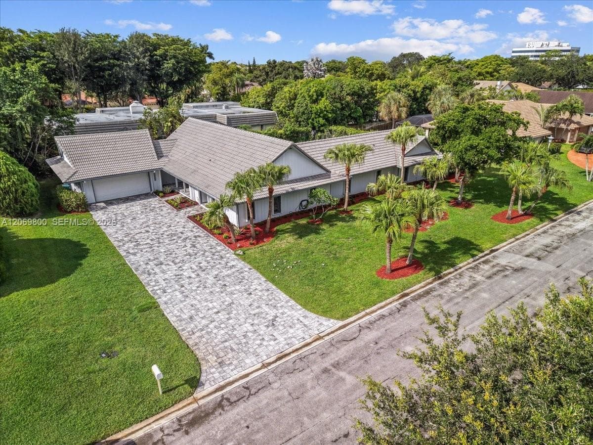 9220 NW 15th St, Coral Springs, FL 33071 photo 2