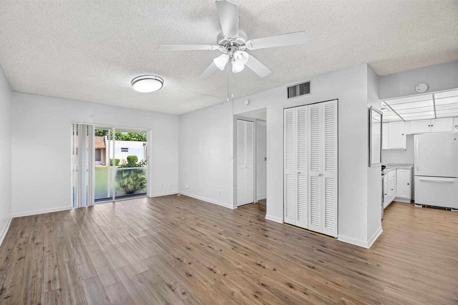 200 Bonnie Boulevard W # 131, Palm Springs, FL 33461 photo 3