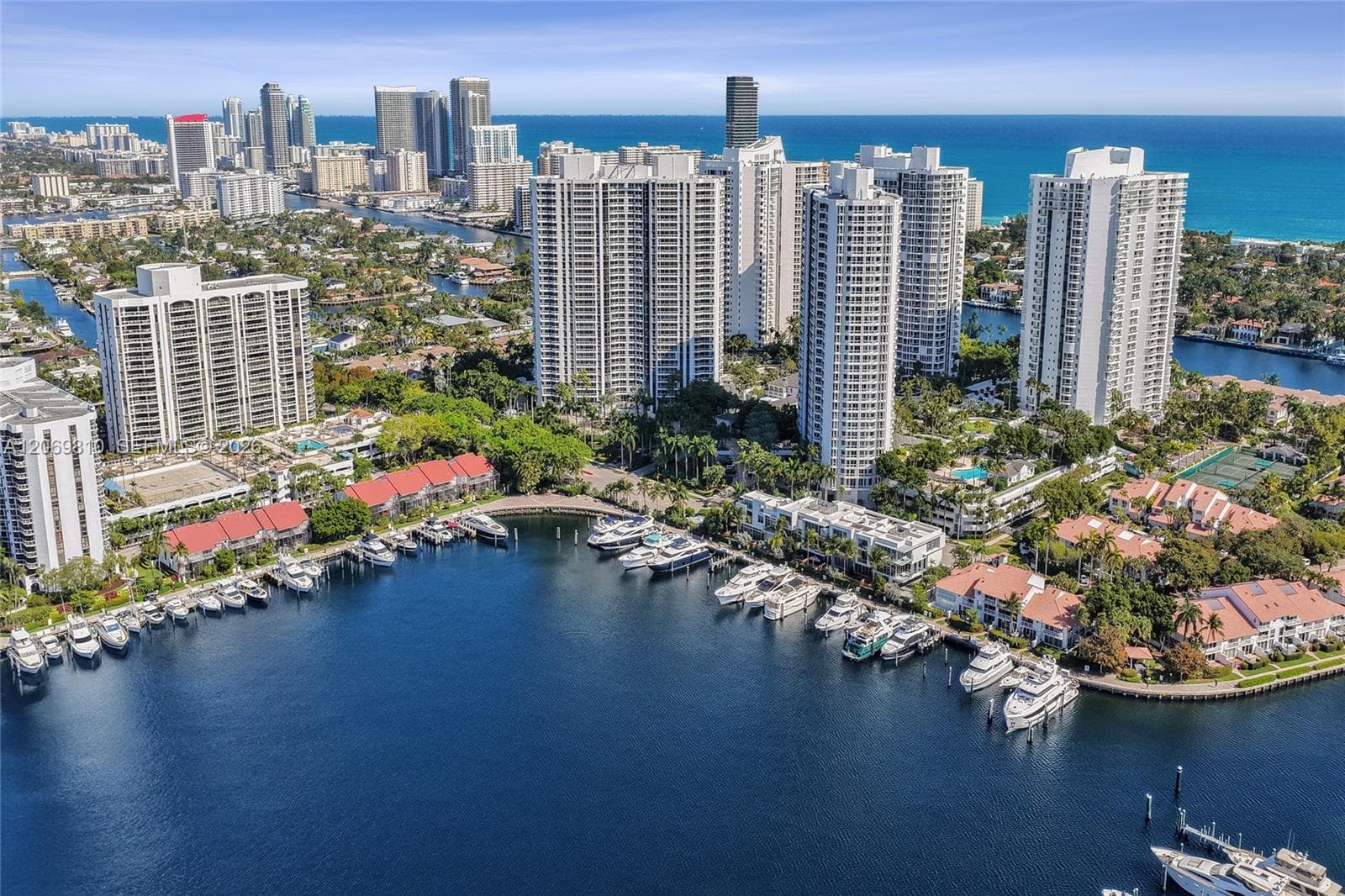 21205 Yacht Club Dr # 2310, Aventura, FL 33180 photo 2