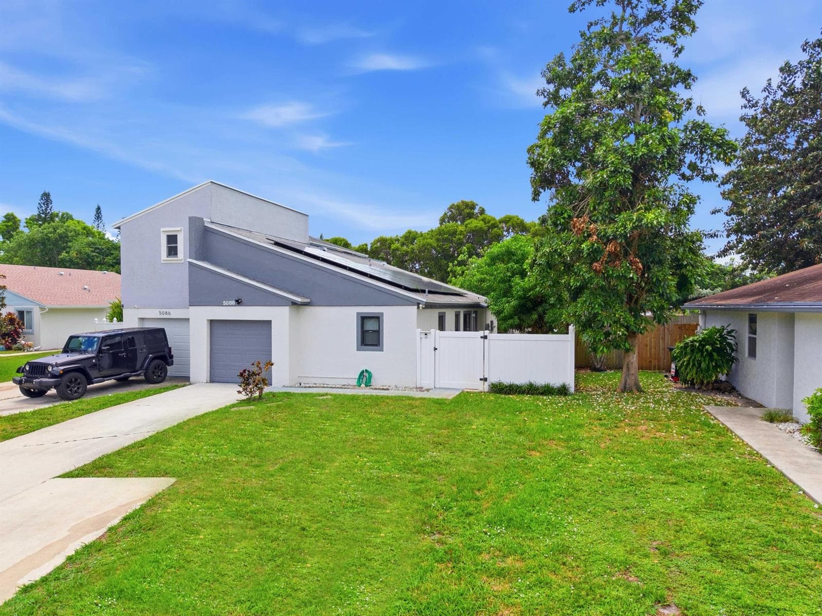 5088 NW 5TH Street, Delray Beach, FL 33445 photo 2
