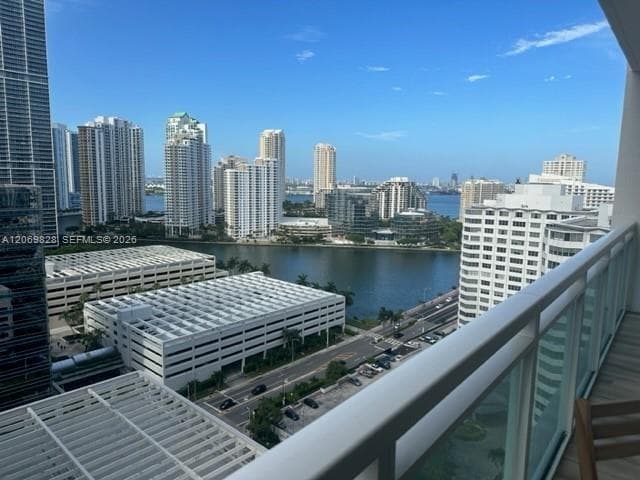950 Brickell Bay Dr # 2104, Miami, FL 33131