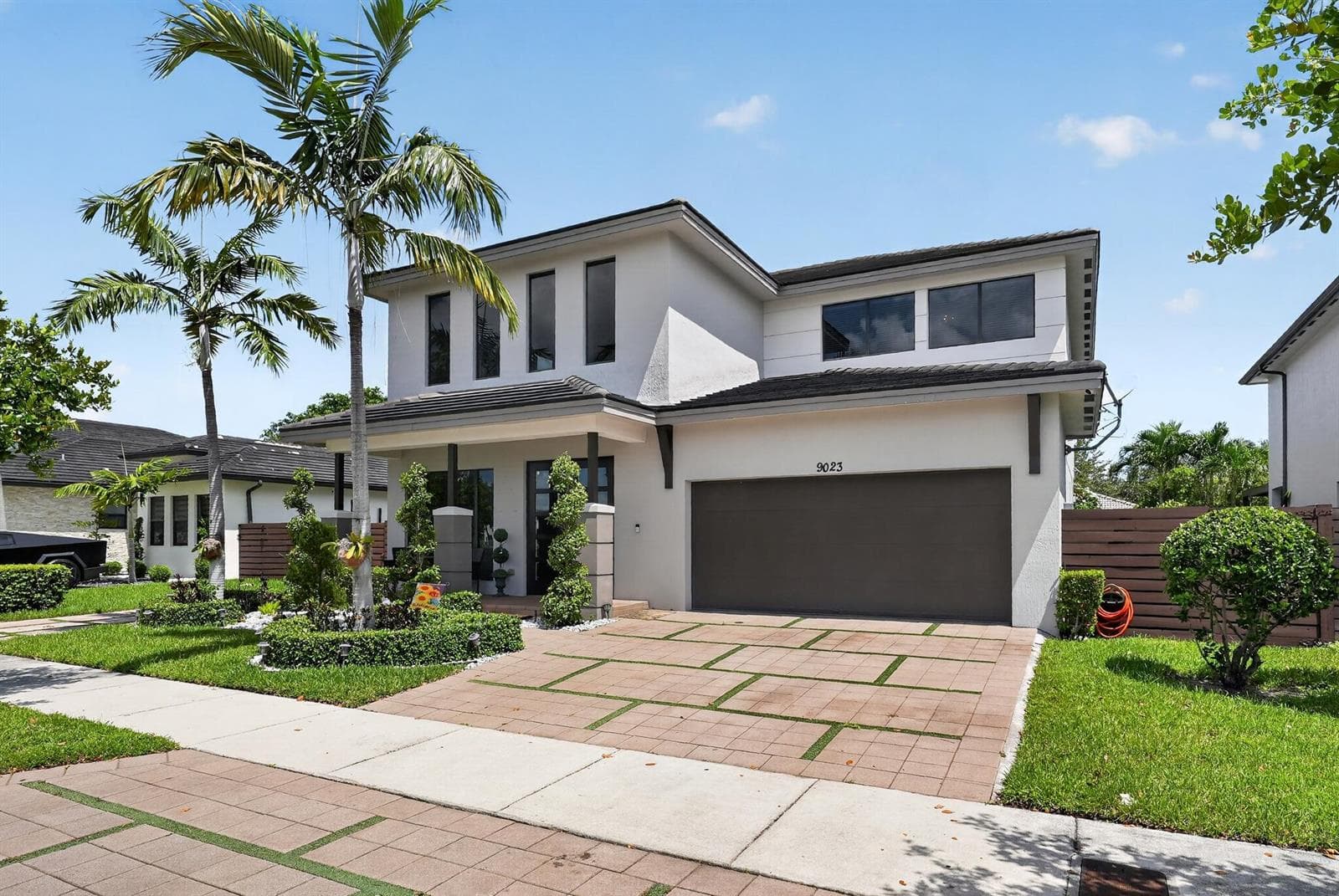 9023 NW 161ST Terrace, Miami Lakes, FL 33018 photo 2