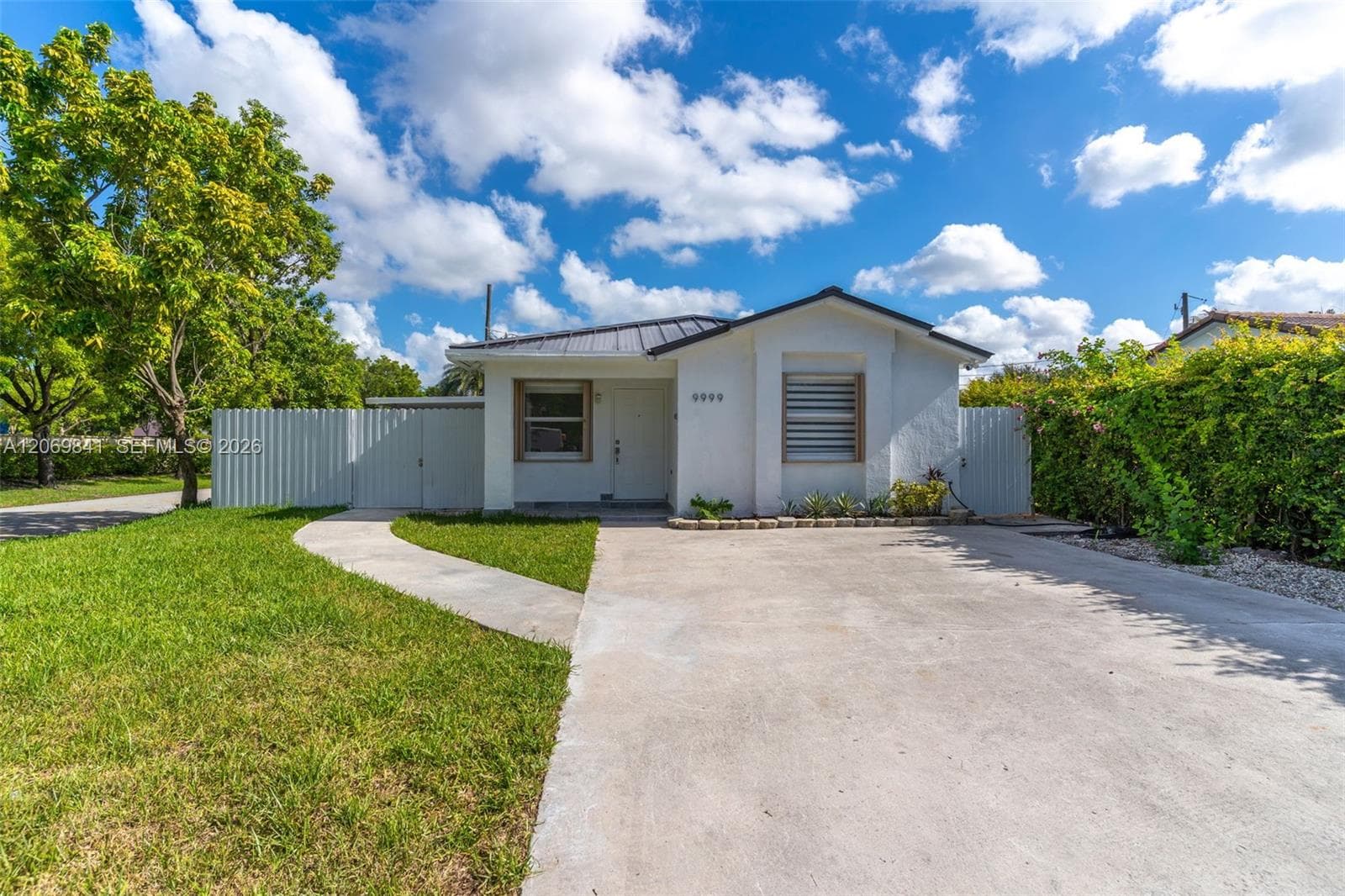 9999 NW 25th Ter, Doral, FL 33172 photo 2