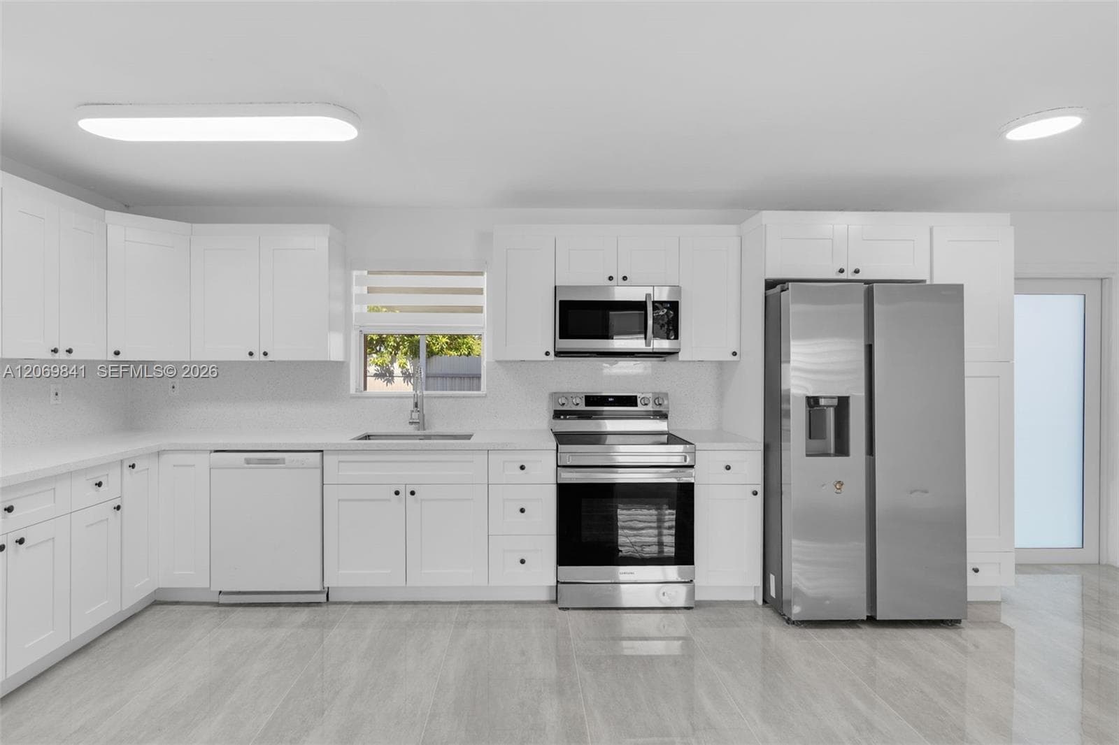 9999 NW 25th Ter, Doral, FL 33172 photo 4