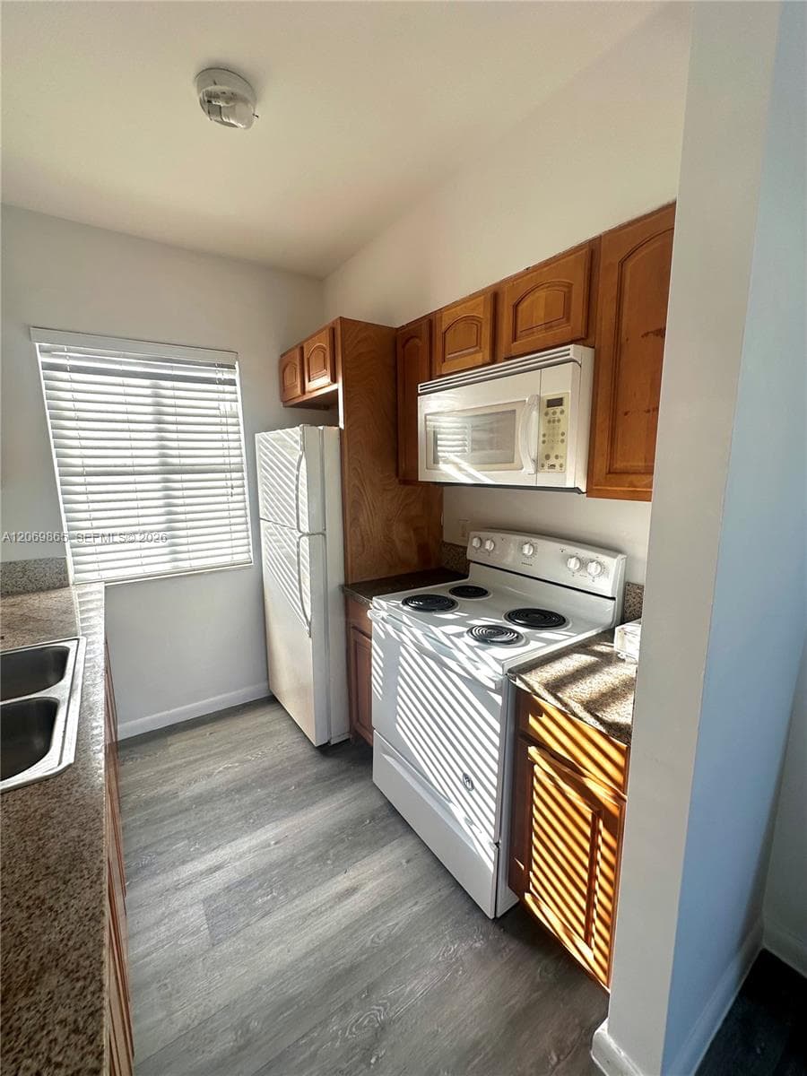 7130 Rue Versailles # 10, Miami Beach, FL 33141 photo 5