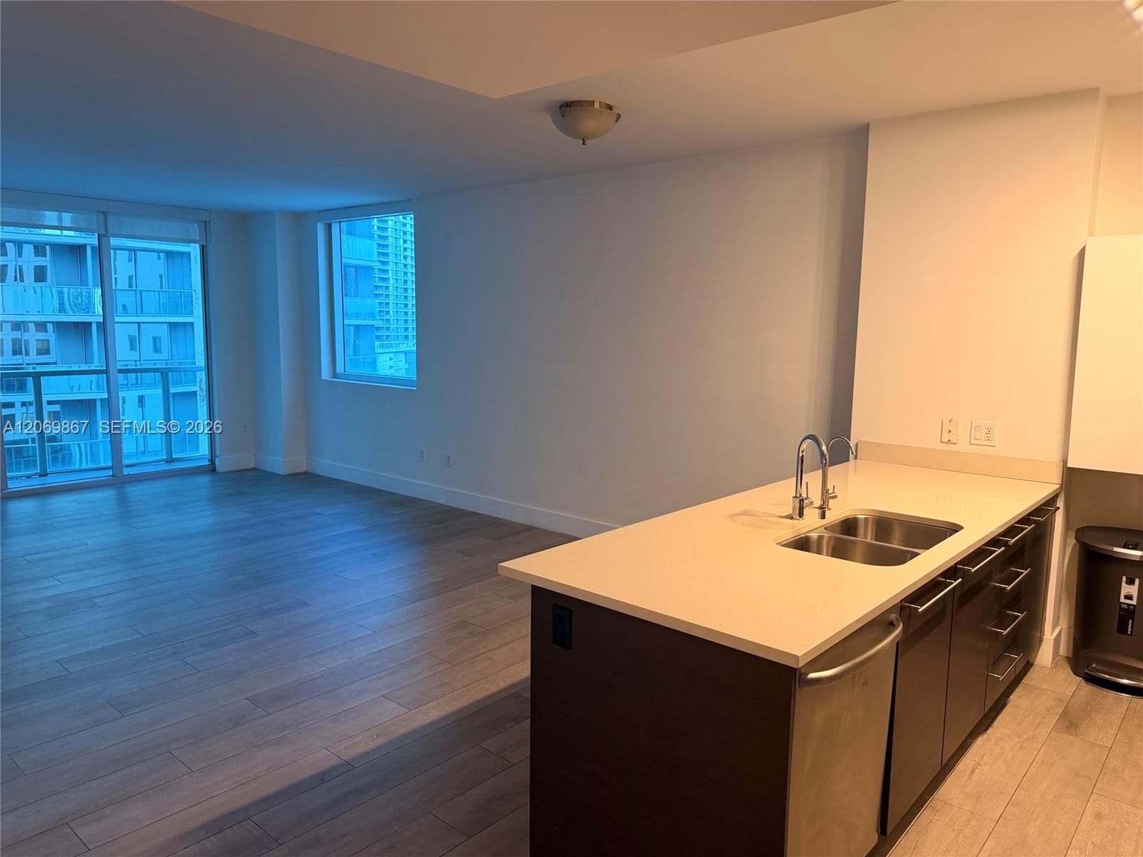 55 SE 6th St # 2007, Miami, FL 33131 photo 2