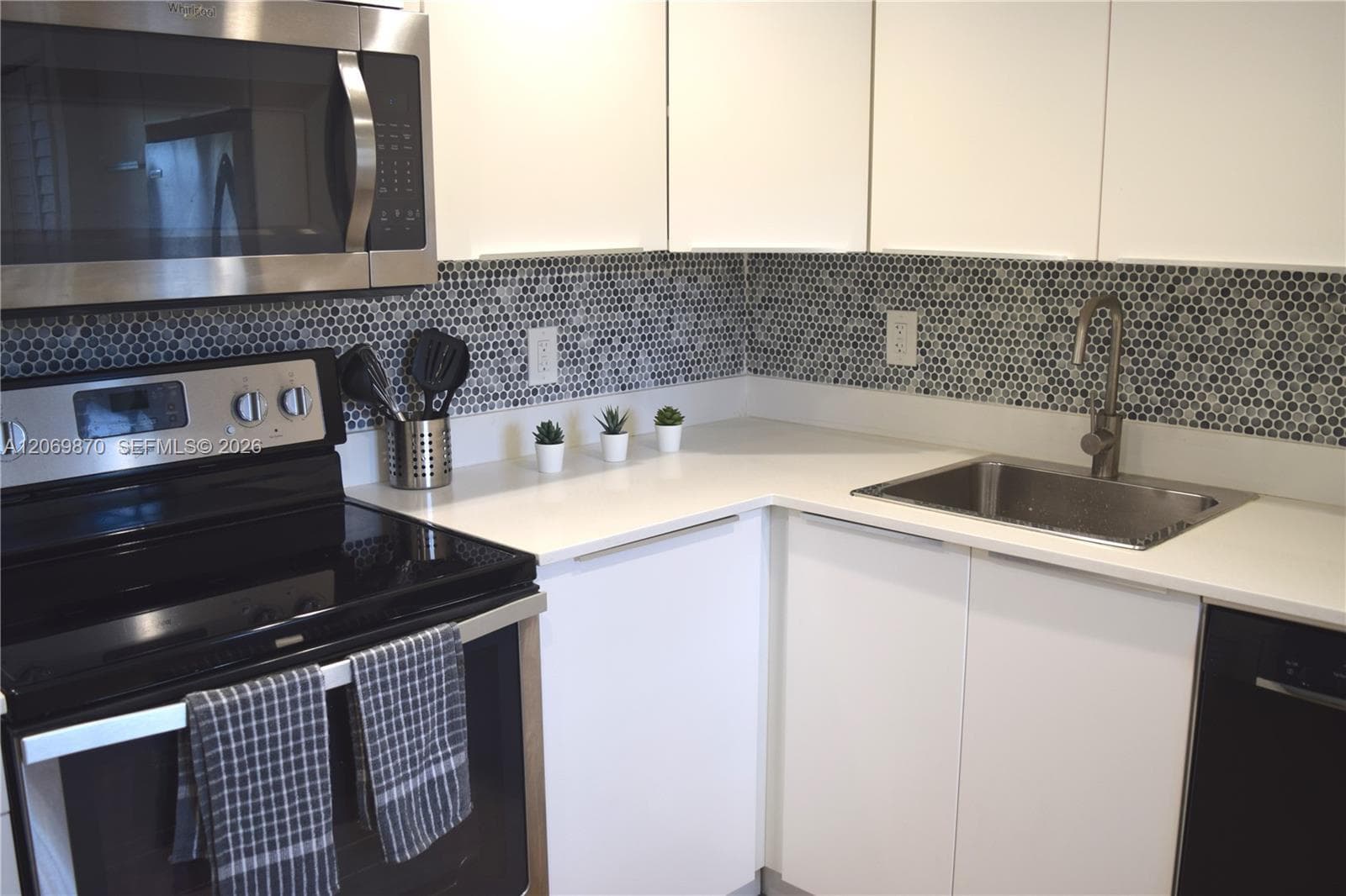 3970 Oaks Clubhouse Dr # 306, Pompano Beach, FL 33069 photo 4