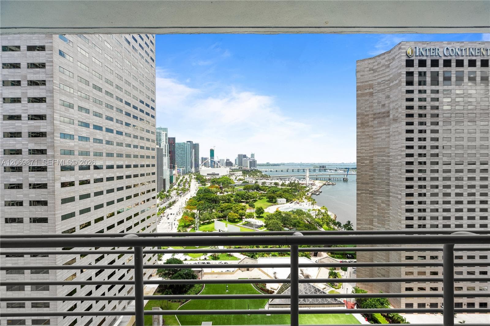 325 S Biscayne Blvd # 2522, Miami, FL 33131 photo 2
