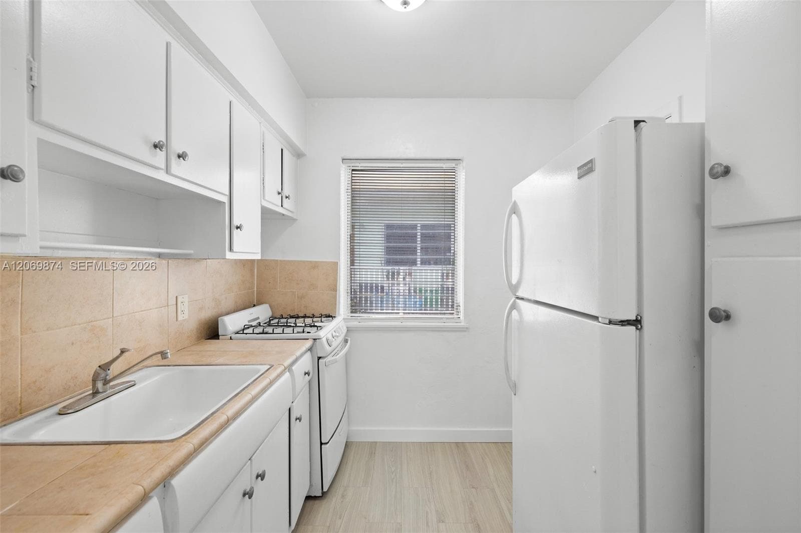 7721 Dickens Ave # 6, Miami Beach, FL 33141 photo 2