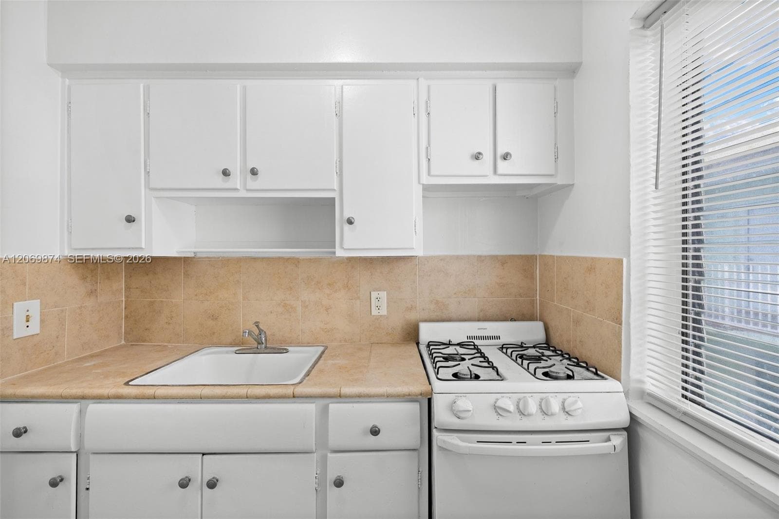 7721 Dickens Ave # 6, Miami Beach, FL 33141 photo 3