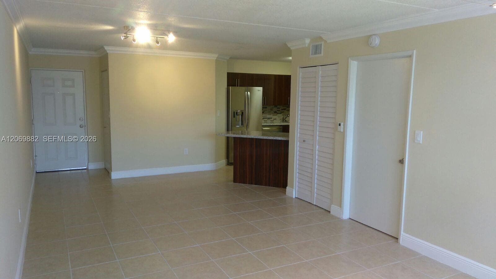 6195 NW 186th St # 417, Hialeah, FL 33015 photo 3