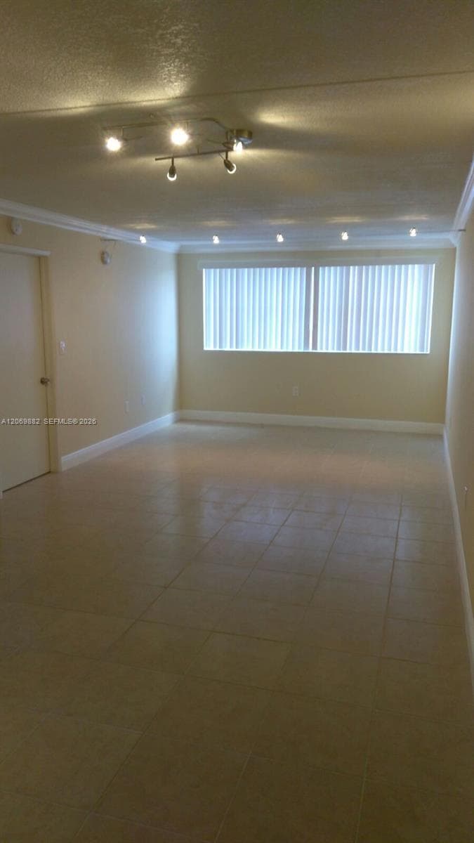 6195 NW 186th St # 417, Hialeah, FL 33015 photo 5