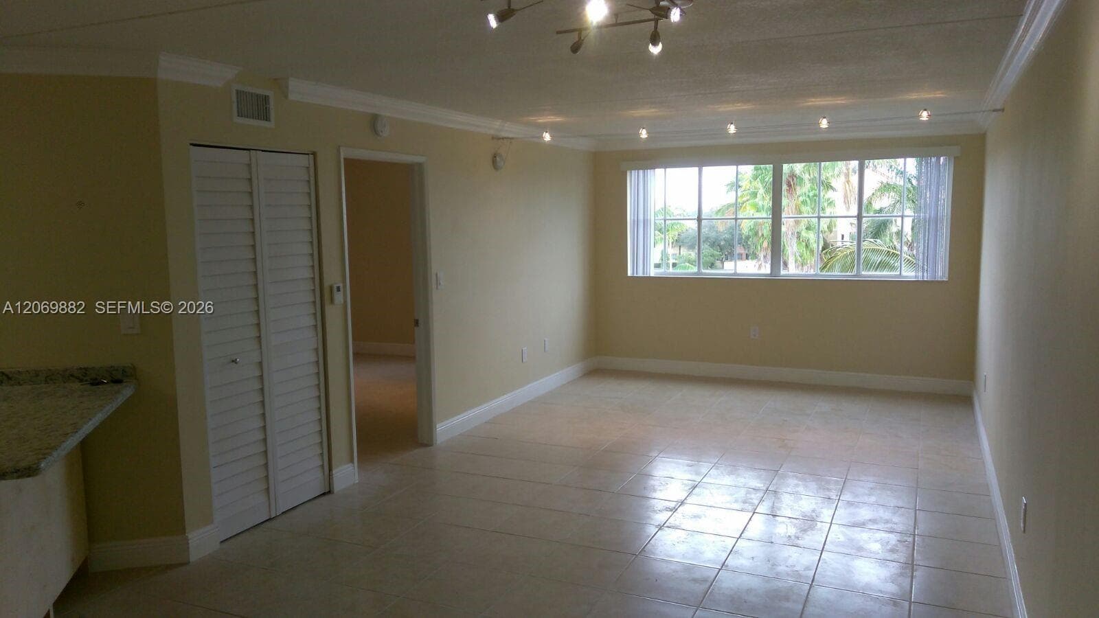 6195 NW 186th St # 417, Hialeah, FL 33015 photo 4