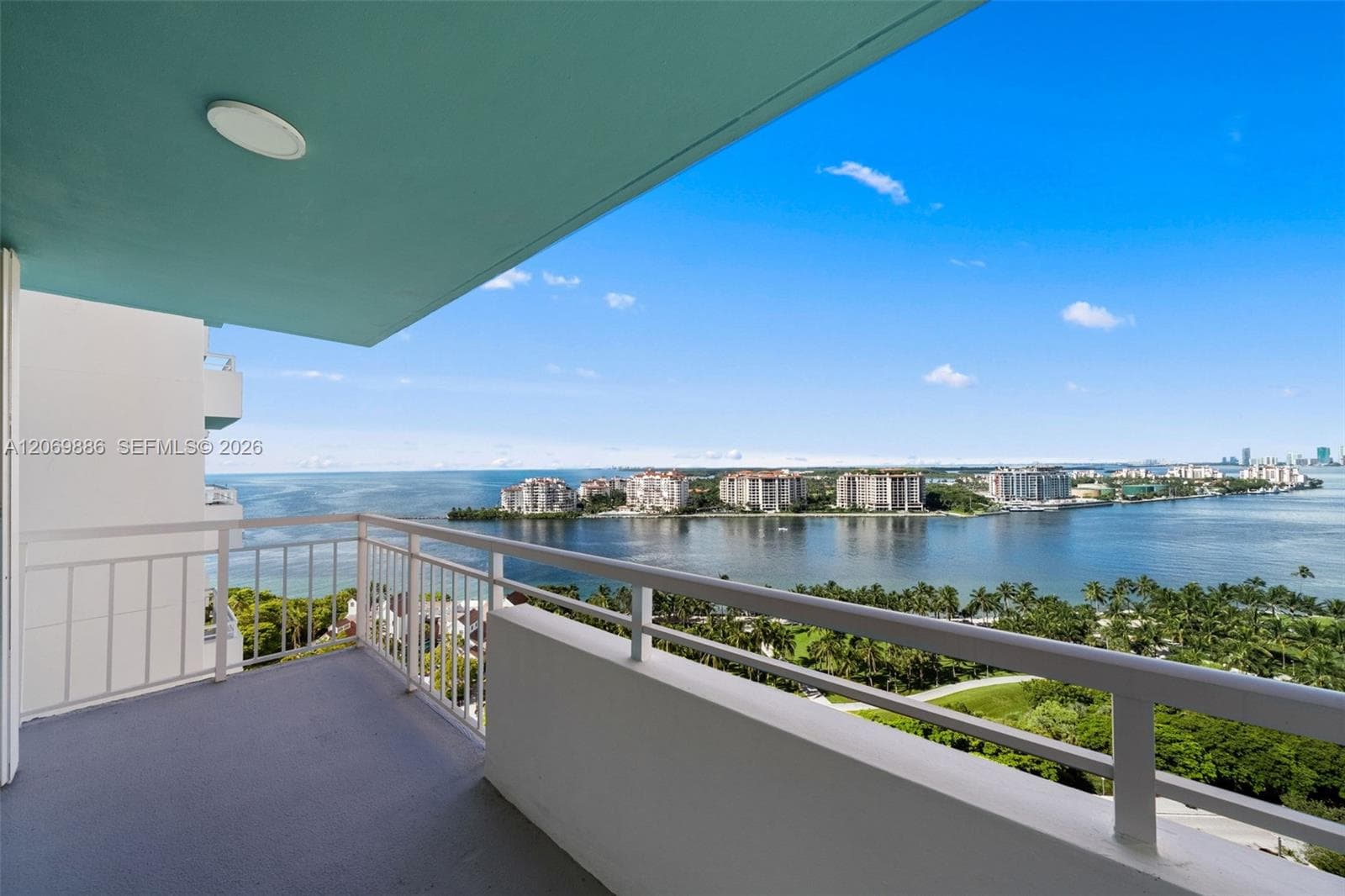 400 S Pointe Dr # 1905, Miami Beach, FL 33139