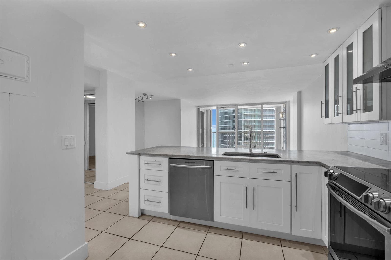 2200 NE 33rd Avenue # 17C, Fort Lauderdale, FL 33305 photo 2