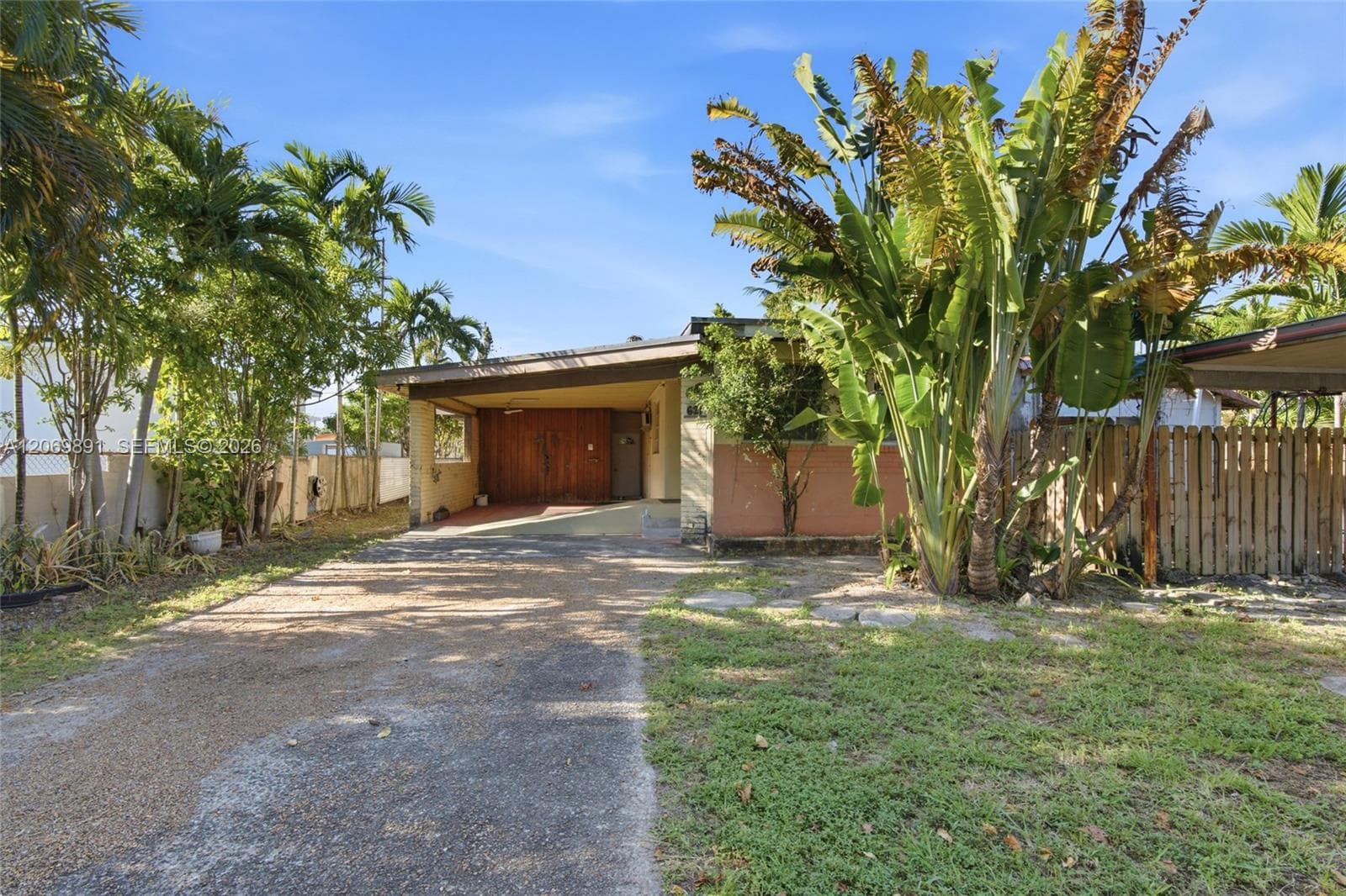 621 SE 4th St, Hialeah, FL 33010 photo 4