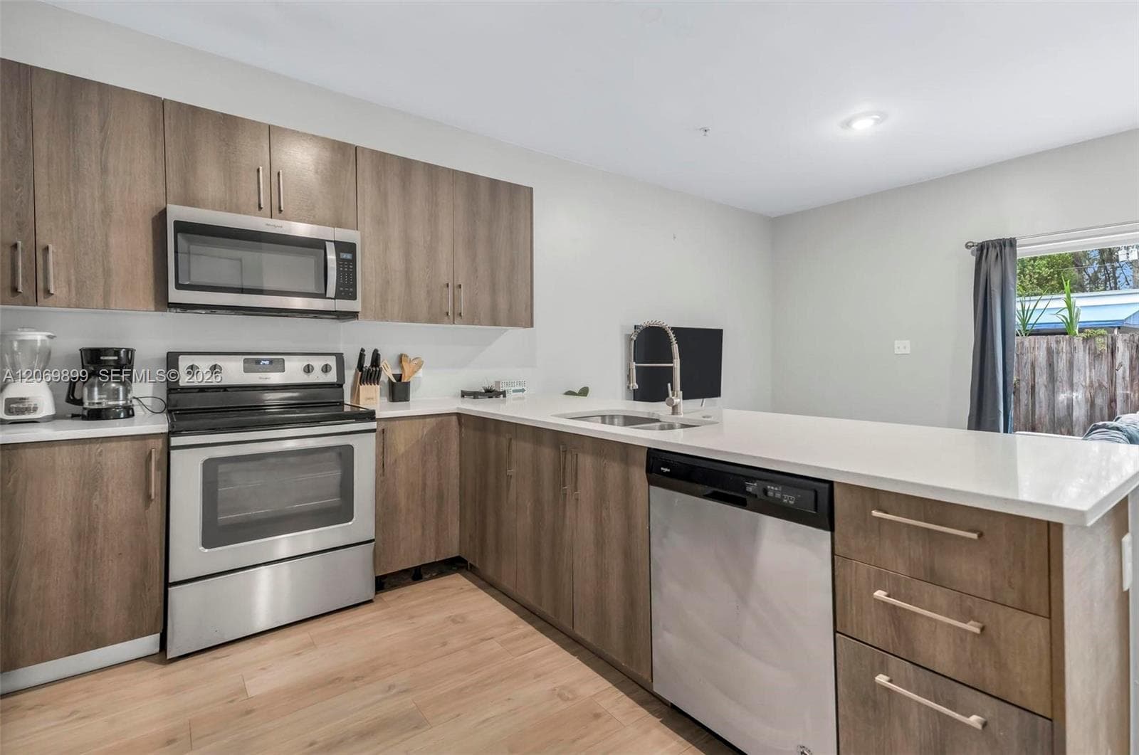 171 NW 158th St # 8, Miami, FL 33169 photo 5