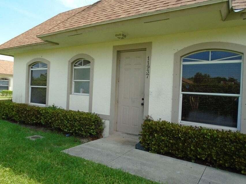 11937 Sturbridge Lane # 10B, Wellington, FL 33414