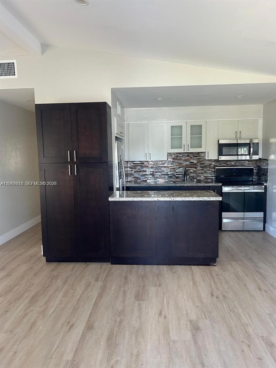 630 SE 3rd Pl, Hialeah, FL 33010 photo 2