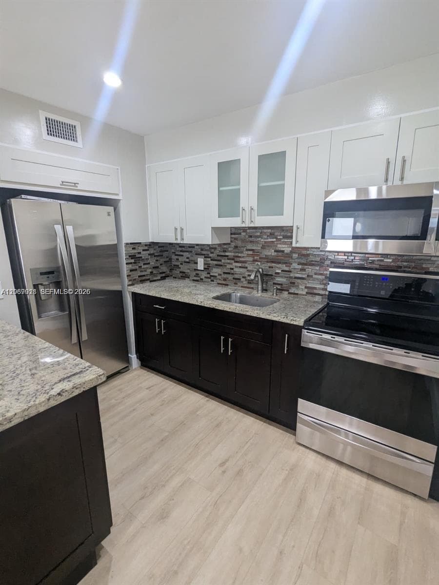 630 SE 3rd Pl, Hialeah, FL 33010 photo 3