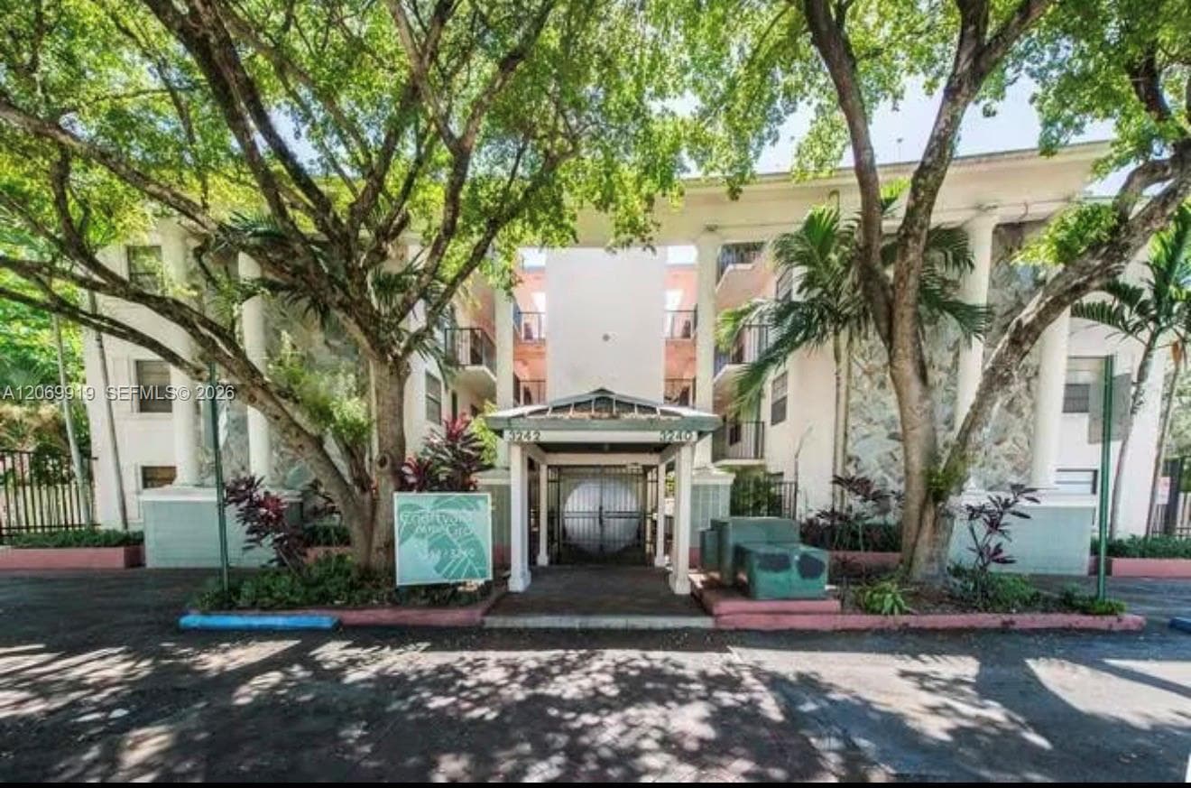 3240 Mary St # S202, Coconut Grove, FL 33133