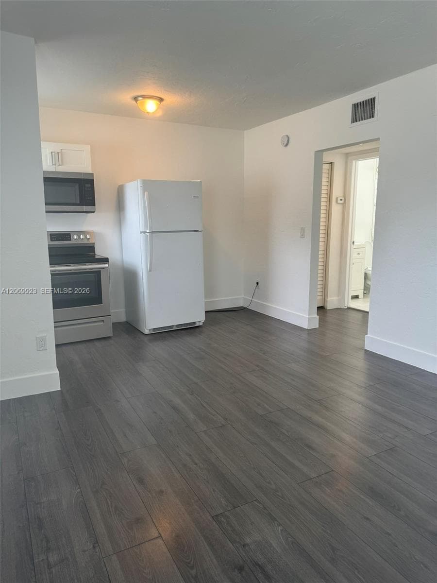 2150 NW 24th St # 4, Miami, FL 33142 photo 2