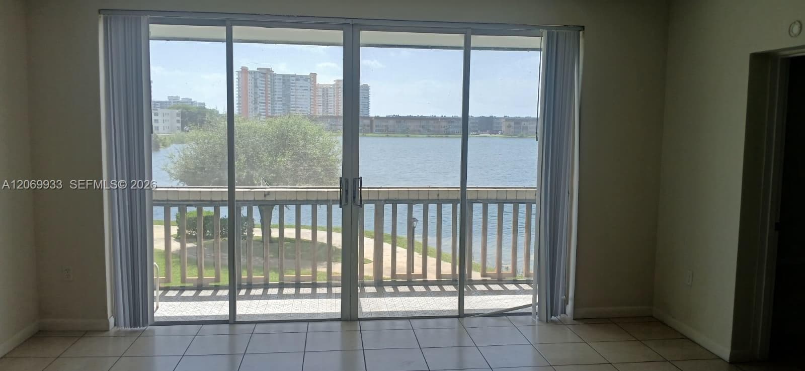 1591 NE Miami Gardens Dr # 205, Miami, FL 33179 photo 5