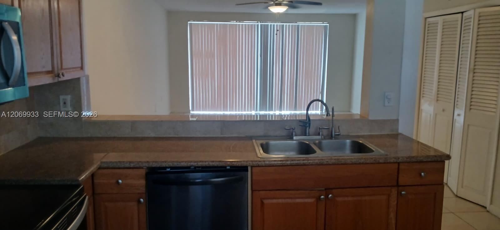 1591 NE Miami Gardens Dr # 205, Miami, FL 33179 photo 4