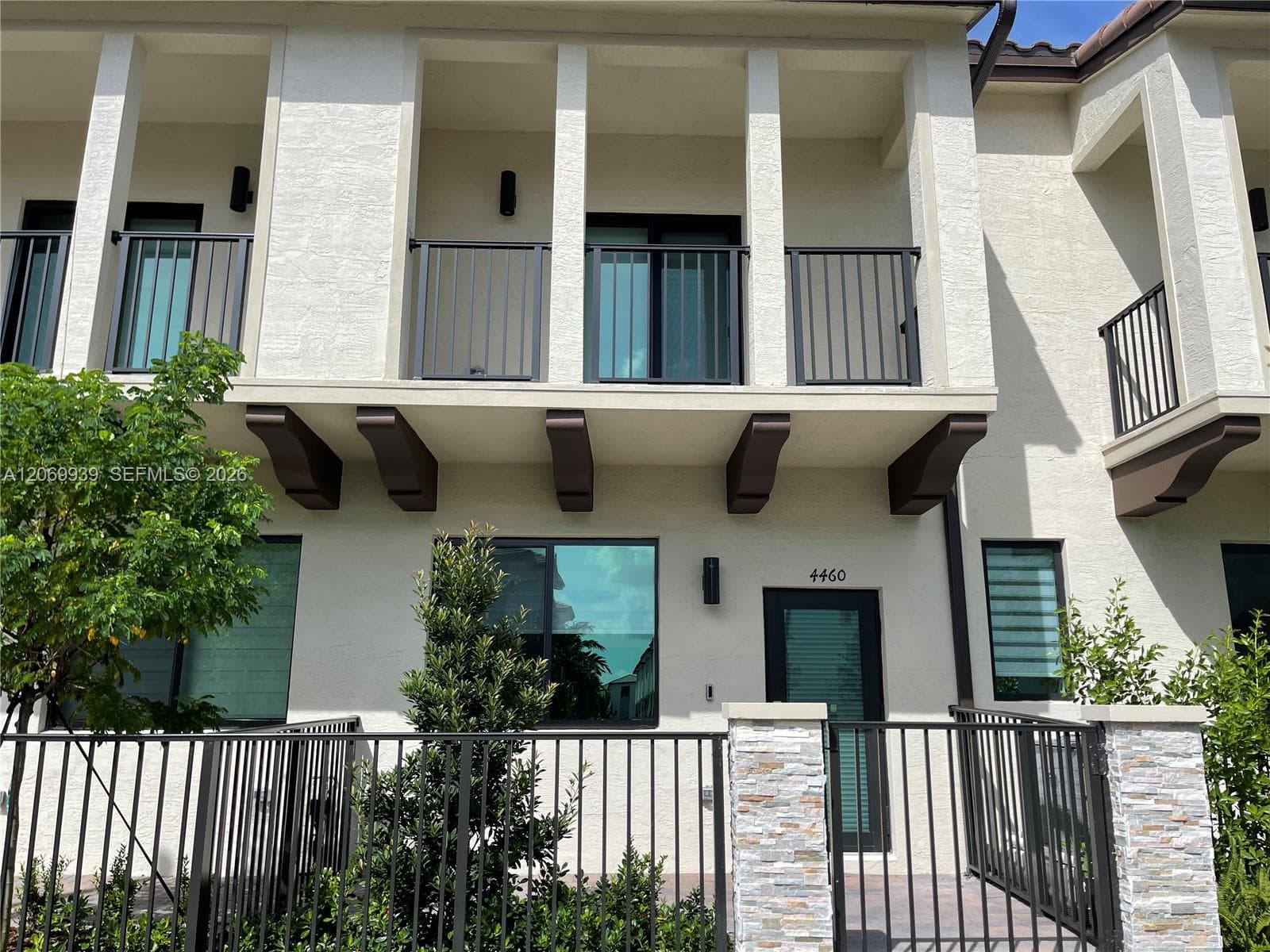 4460 NW 83rd Ave, Doral, FL 33166 photo 2