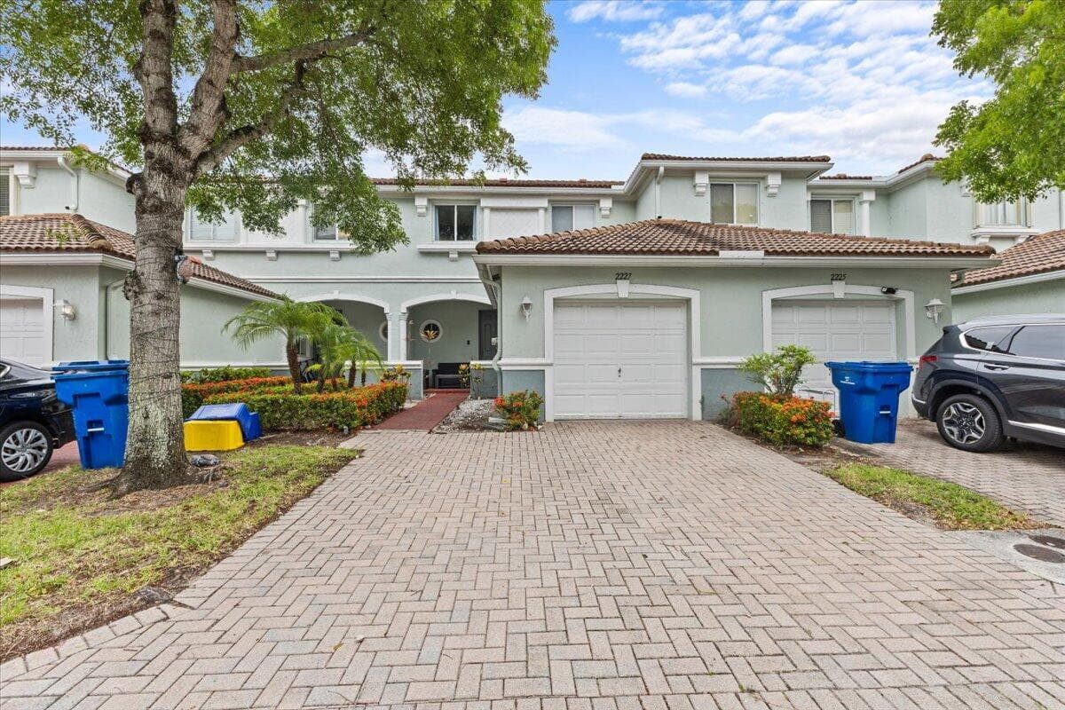 2227 OAKMONT Drive, Riviera Beach, FL 33404 photo 3