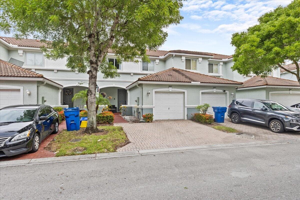 2227 OAKMONT Drive, Riviera Beach, FL 33404 photo 4