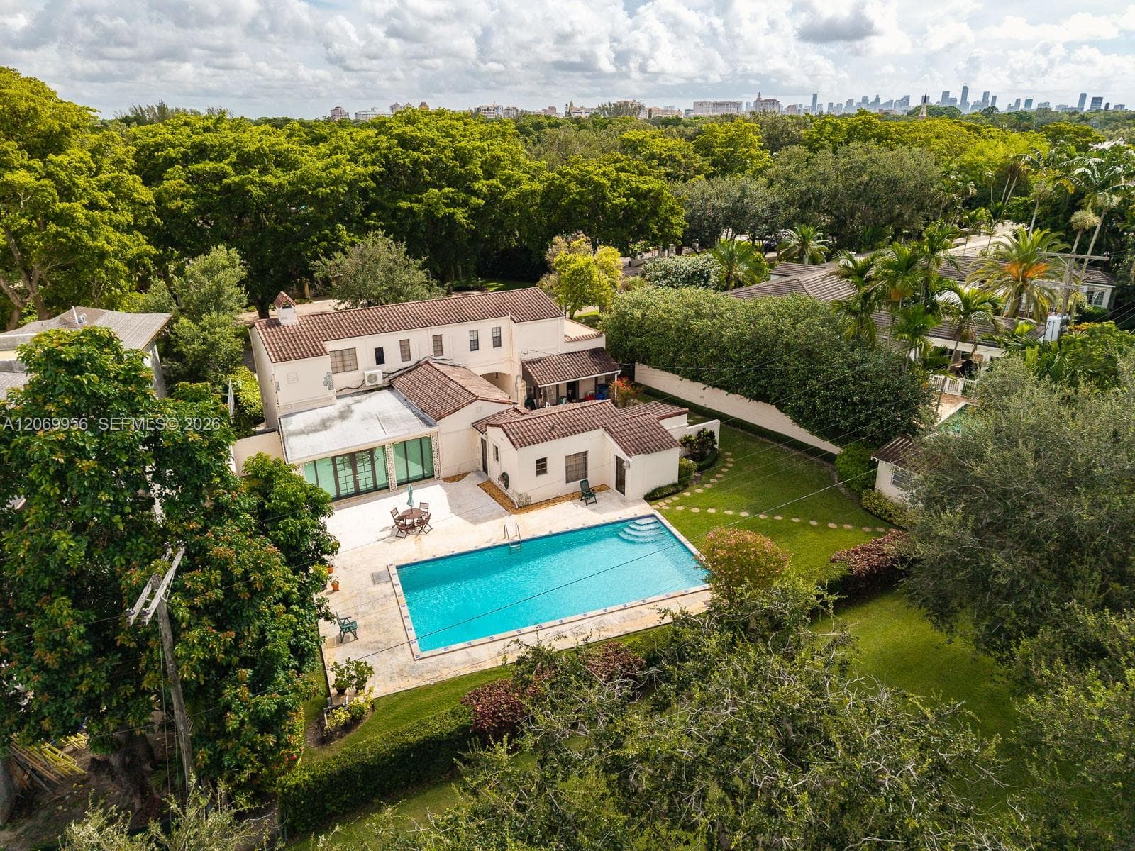 4128 Pinta Ct, Coral Gables, FL 33146 photo 2